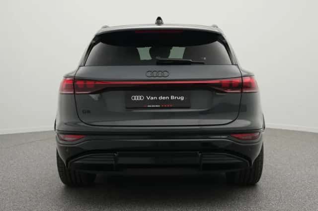 Audi Q6 e-tron (2025) thumbnail 6