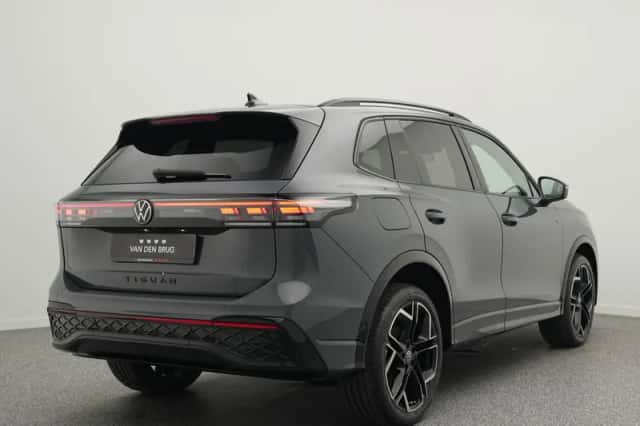 Volkswagen Tiguan (2025) thumbnail 2