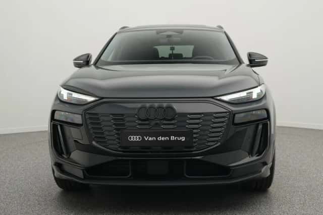 Audi Q6 e-tron (2025) thumbnail 5