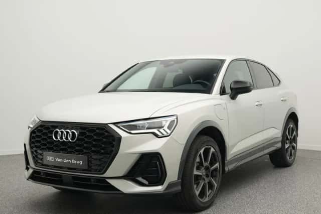 Audi Q3 (2022) thumbnail 1