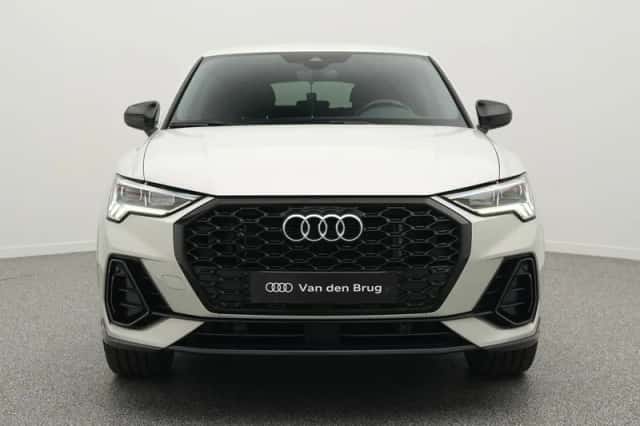 Audi Q3 (2022) thumbnail 5