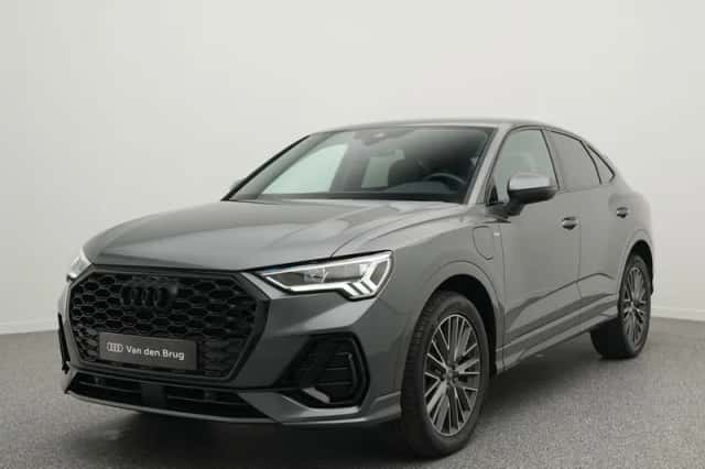Audi Q3 (2023) thumbnail 1
