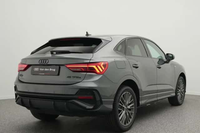 Audi Q3 (2023) thumbnail 2
