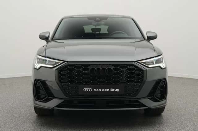 Audi Q3 (2023) thumbnail 5