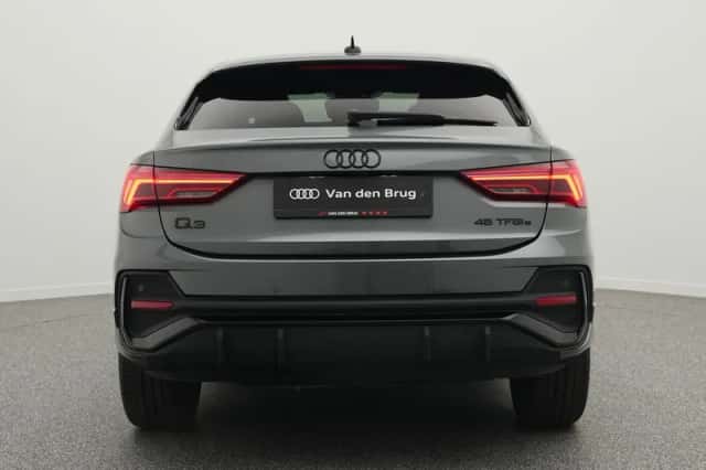Audi Q3 (2023) thumbnail 6
