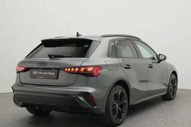 Audi A3 (2025) thumbnail 2