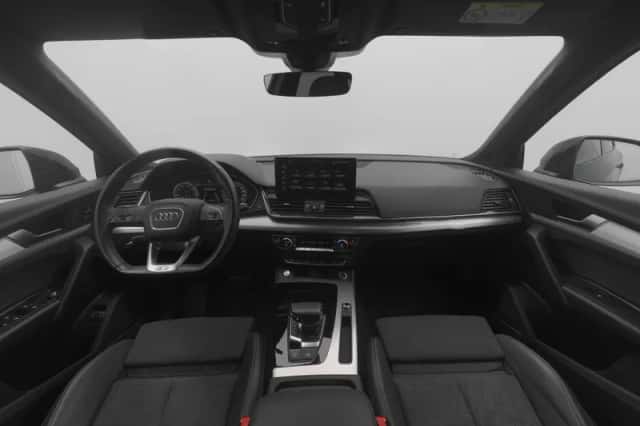 Audi Q5 (2024) thumbnail 3