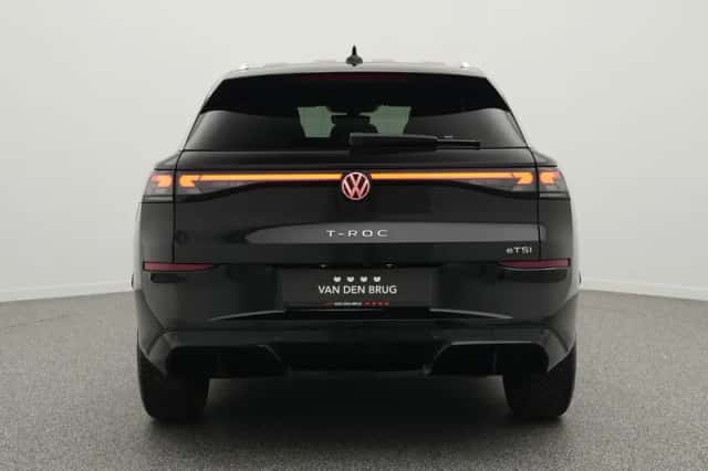 Volkswagen T-Roc (2025) thumbnail 6