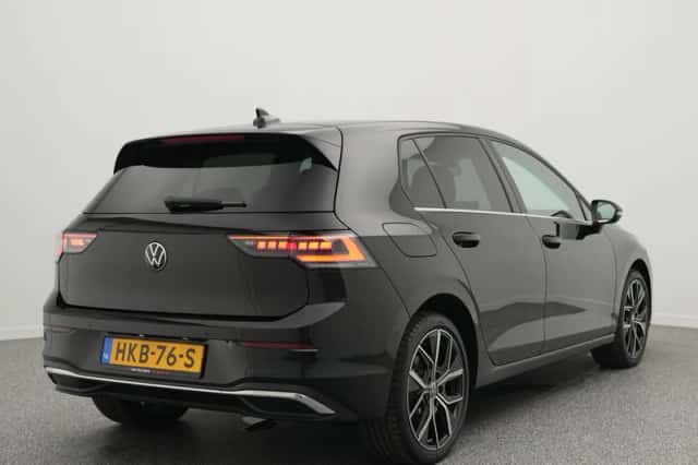 Volkswagen Golf (2025) thumbnail 2