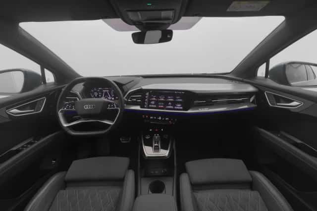 Audi Q4 e-tron (2024) thumbnail 3