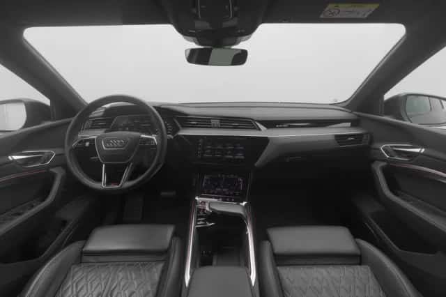 Audi e-tron (2023) thumbnail 3