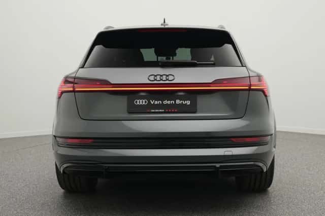 Audi e-tron (2023) thumbnail 6
