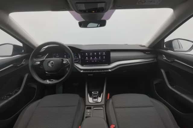 Škoda Octavia (2020) thumbnail 3