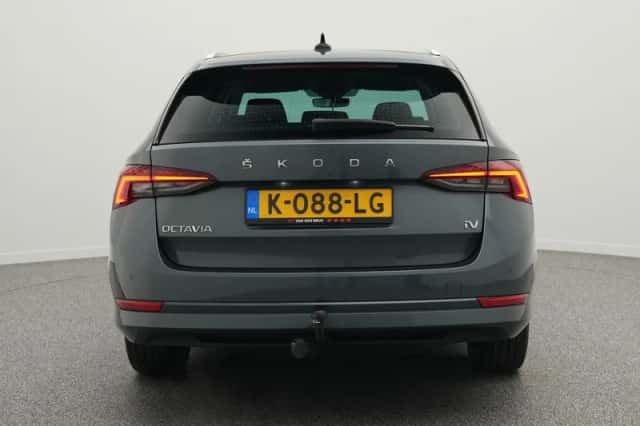 Škoda Octavia (2020) thumbnail 5