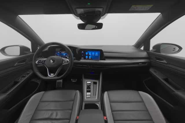 Volkswagen Golf (2021) thumbnail 3