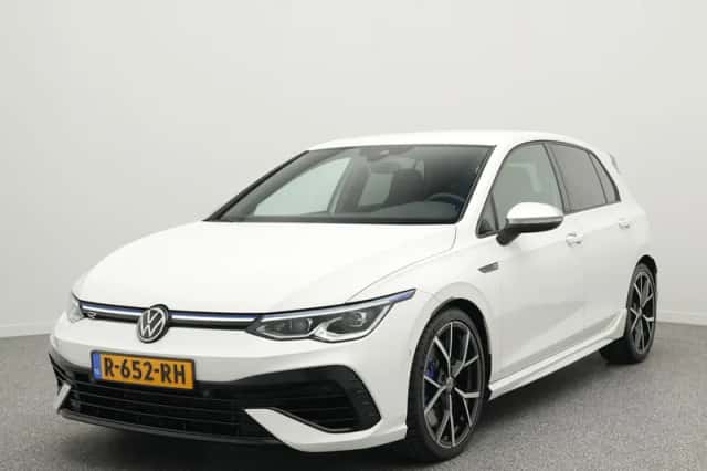 Volkswagen Golf (2021) thumbnail 1
