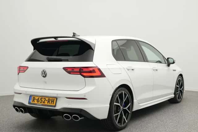 Volkswagen Golf (2021) thumbnail 2