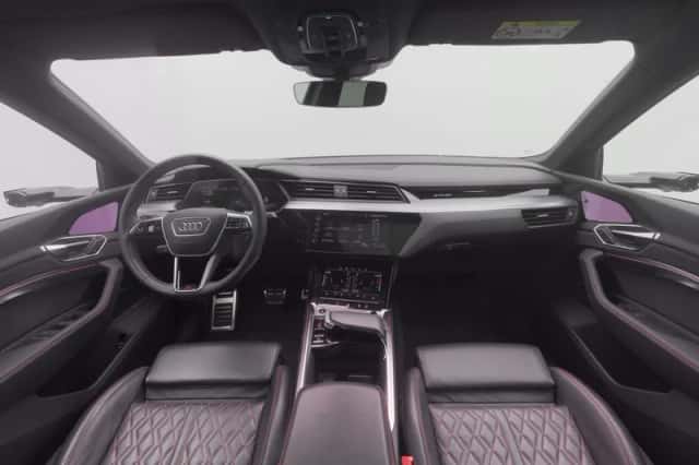 Audi Q8 e-tron (2024) thumbnail 3