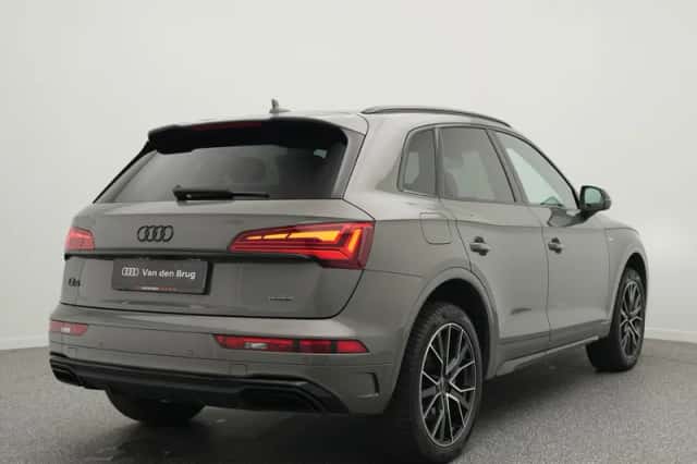 Audi Q5 (2024) thumbnail 2