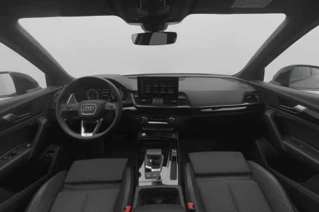 Audi Q5 (2024) thumbnail 3