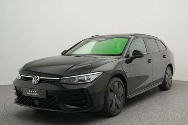 Volkswagen Passat (2025) thumbnail 1