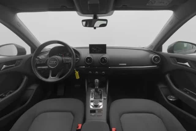 Audi A3 (2018) thumbnail 3