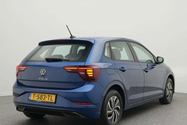Volkswagen Polo (2023) thumbnail 2