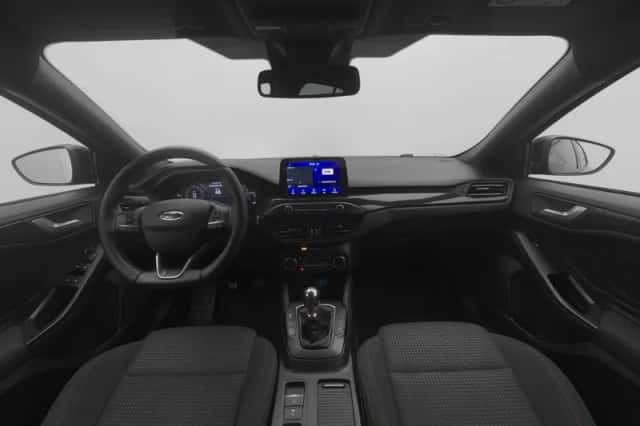 Ford Focus (2021) thumbnail 3
