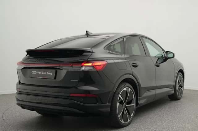 Audi Q4 e-tron (2024) thumbnail 2