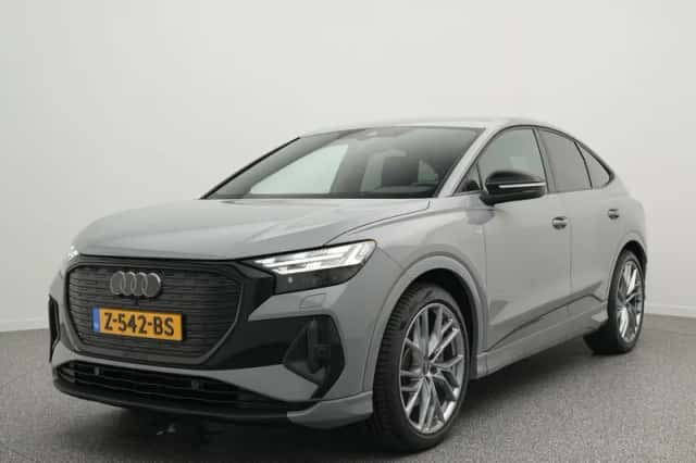 Audi Q4 e-tron (2024) thumbnail 1