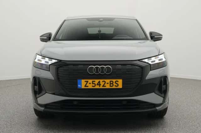 Audi Q4 e-tron (2024) thumbnail 6