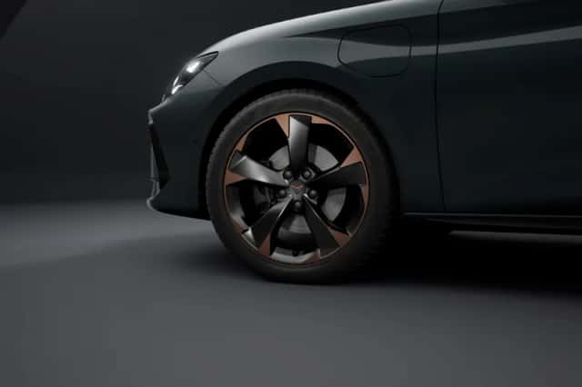 CUPRA Leon (2026) thumbnail 5