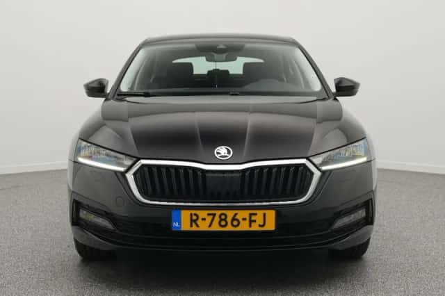 Škoda Octavia (2020) thumbnail 4
