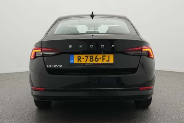 Škoda Octavia (2020) thumbnail 5