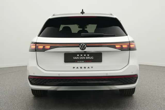 Volkswagen Passat (2025) thumbnail 6