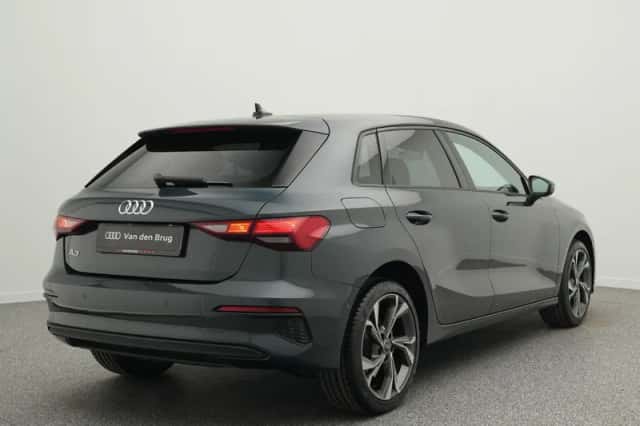 Audi A3 (2023) thumbnail 2