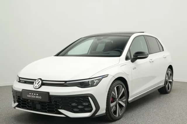 Volkswagen Golf (2025) thumbnail 1