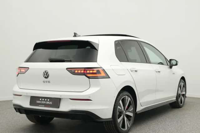 Volkswagen Golf (2025) thumbnail 2