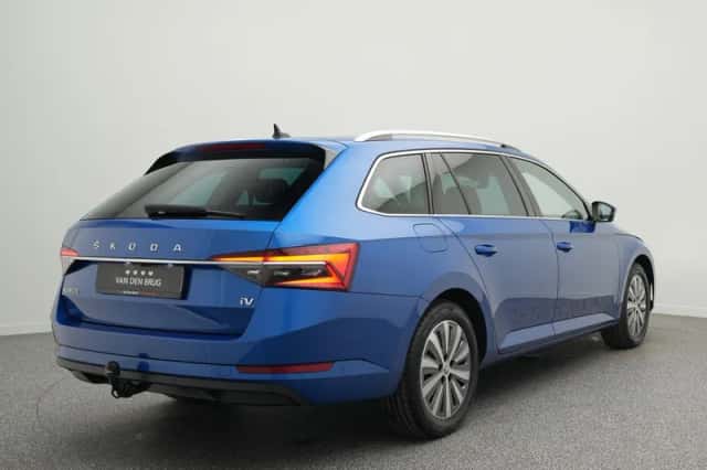 Škoda Superb (2023) thumbnail 2