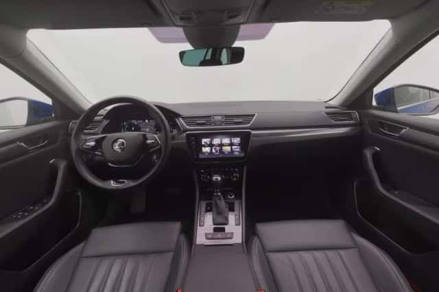 Škoda Superb (2023) thumbnail 3