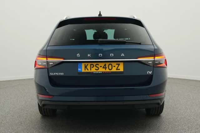 Škoda Superb (2025) thumbnail 5