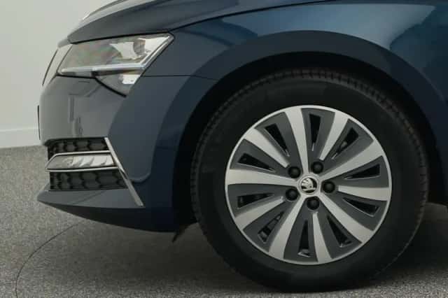 Škoda Superb (2025) thumbnail 6
