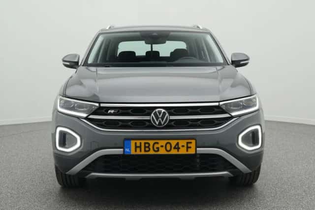 Volkswagen T-Roc (2023) thumbnail 5
