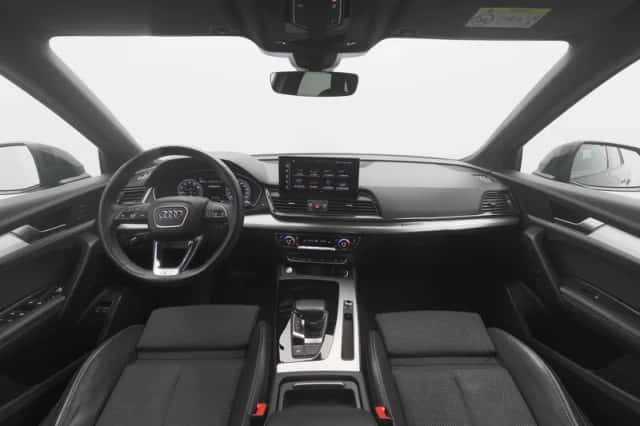 Audi Q5 (2022) thumbnail 3