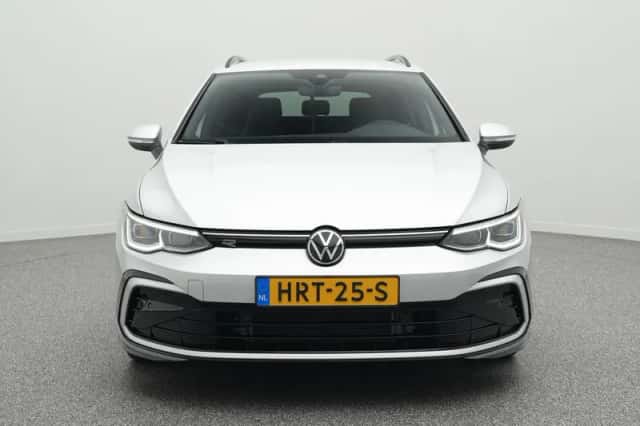 Volkswagen Golf (2024) thumbnail 5