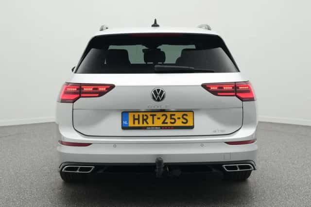 Volkswagen Golf (2024) thumbnail 6
