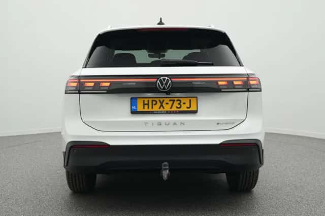 Volkswagen Tiguan (2025) thumbnail 6