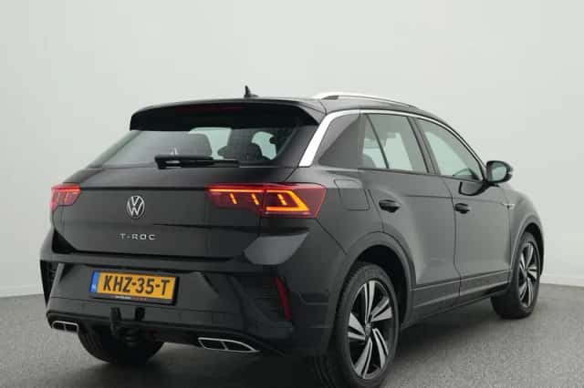 Volkswagen T-Roc (2023) thumbnail 2