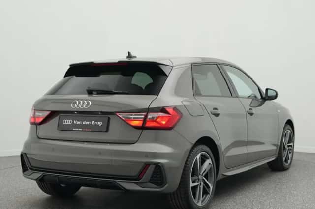 Audi A1 (2025) thumbnail 2