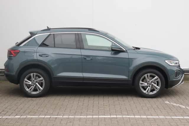 Volkswagen T-Roc (2025) thumbnail 2